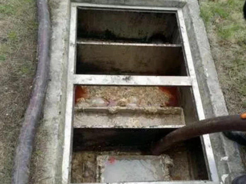 鄂托克隔油池清理