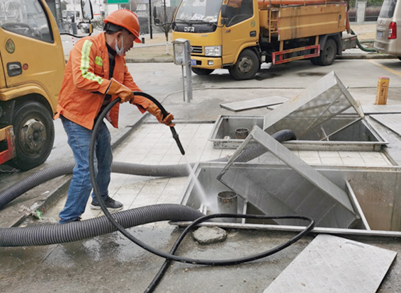 鄂托克隔油池清理